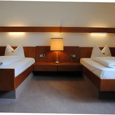 Parkside Hotel 3*