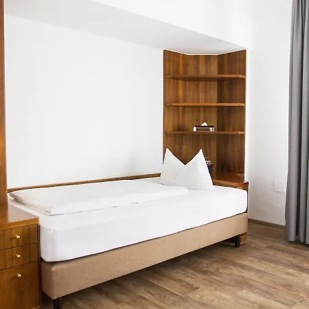 Parkside 3*